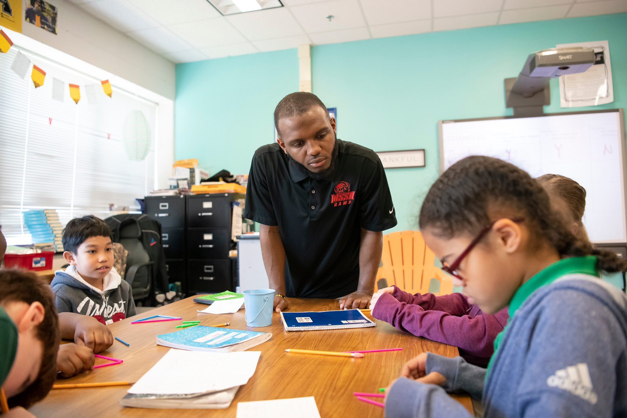 Student teaching in elementary class