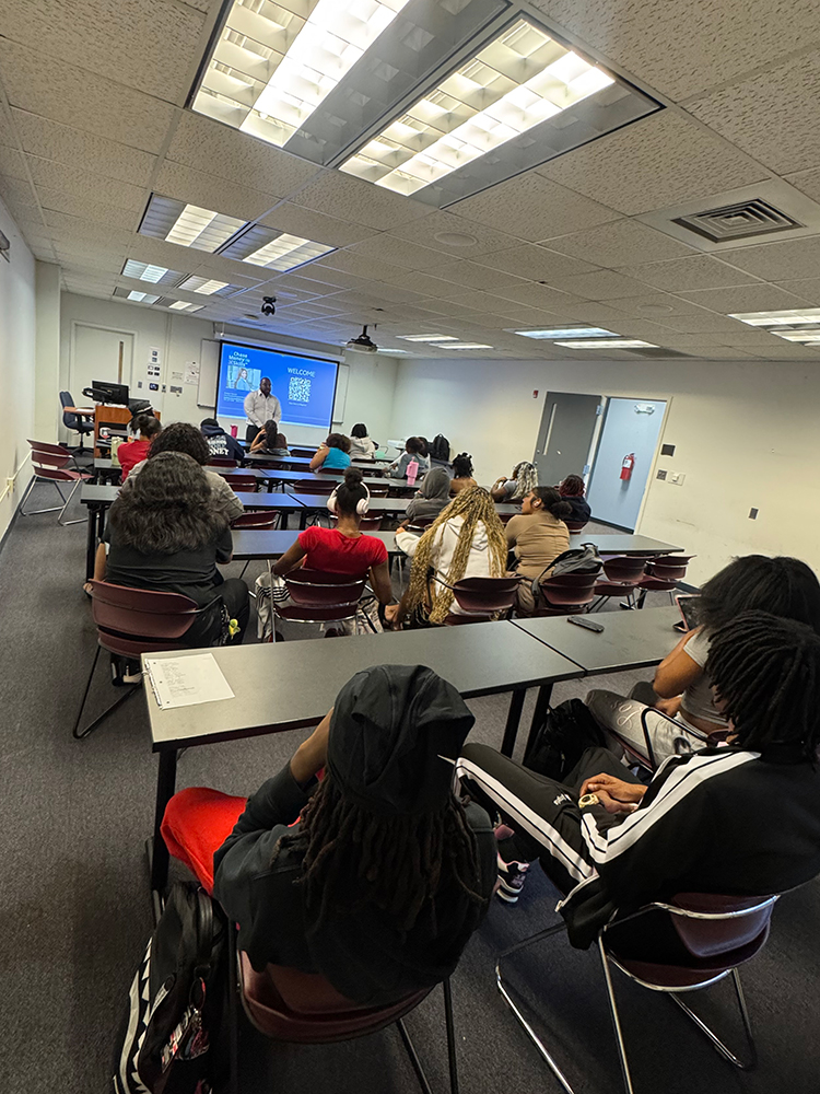 JPMorgan Chase Community Manager Discusses Identity Theft and Scams with FIN 3357 Students 2nd angle